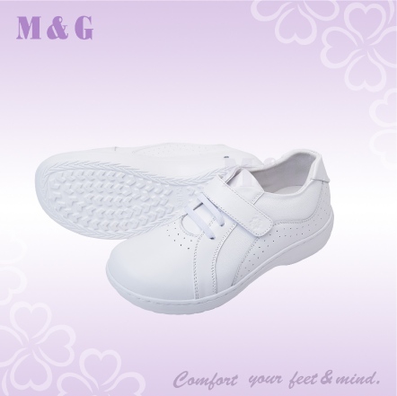 超寬楦黏貼護師鞋-CM01103